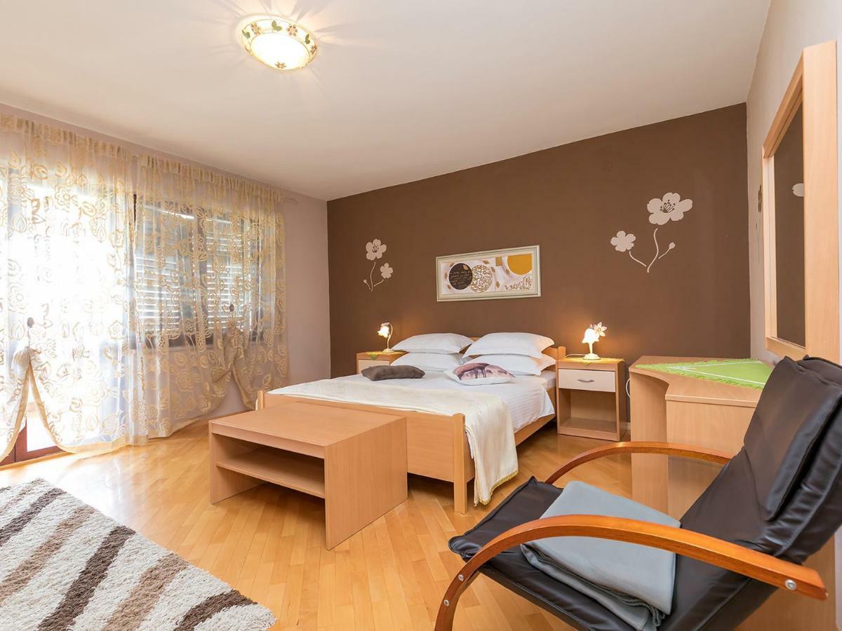 Apartments Nada Vrsar Bagian luar foto