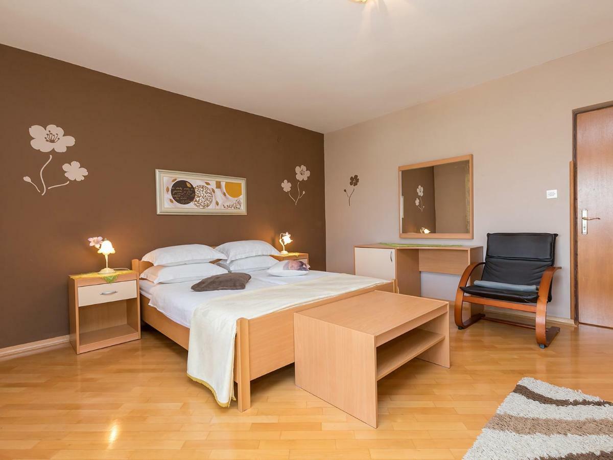 Apartments Nada Vrsar Bagian luar foto