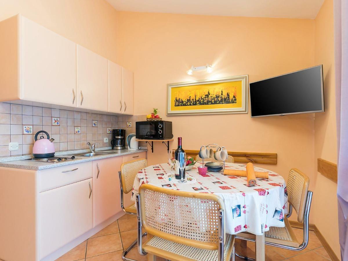Apartments Nada Vrsar Bagian luar foto