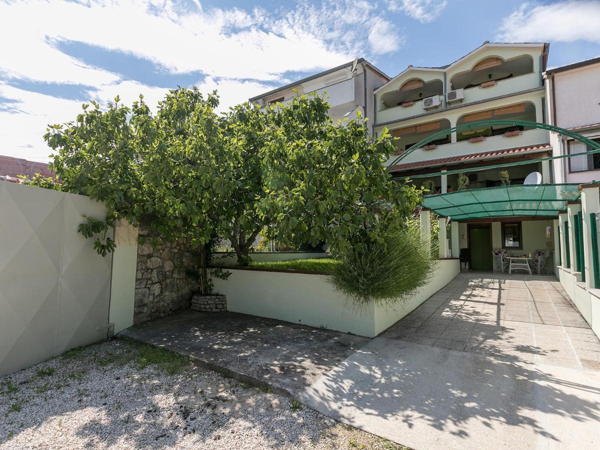 Apartments Nada Vrsar Bagian luar foto